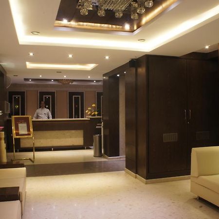 Hotel Surya Prime Kota  Kültér fotó