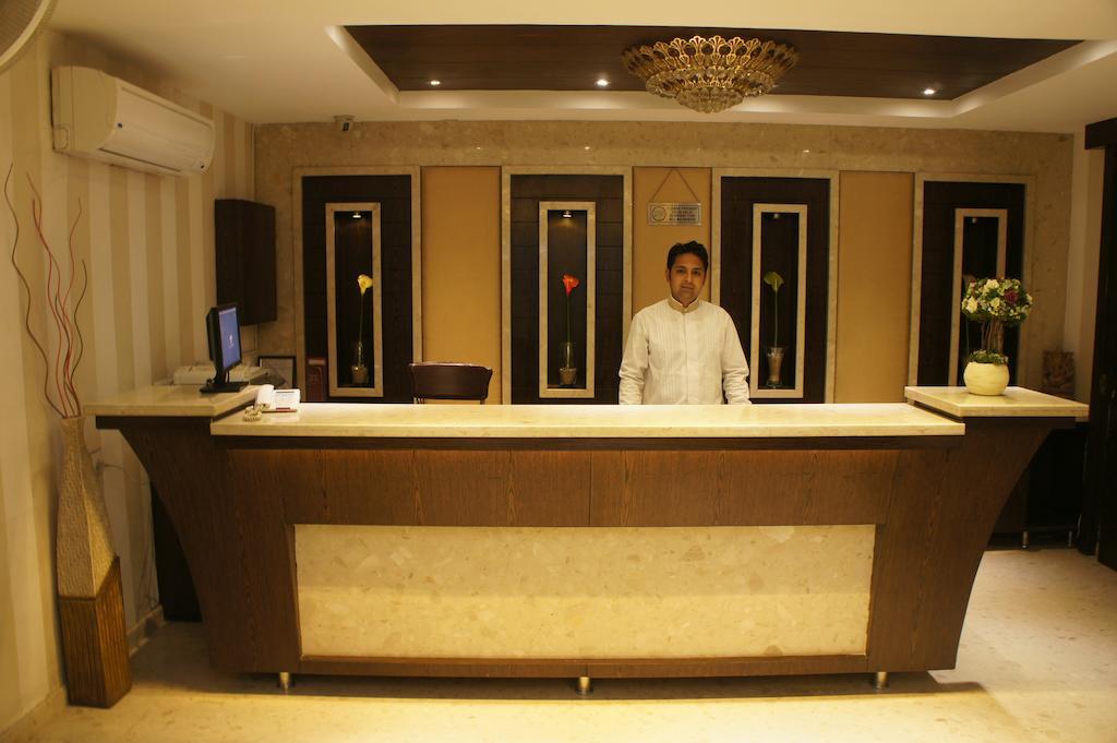 Hotel Surya Prime Kota  Kültér fotó