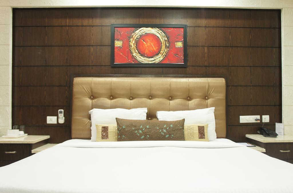 Hotel Surya Prime Kota  Kültér fotó