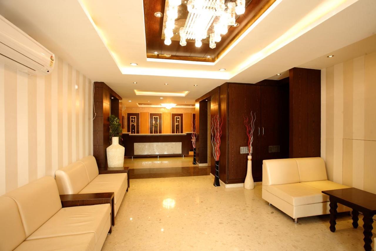 Hotel Surya Prime Kota  Kültér fotó